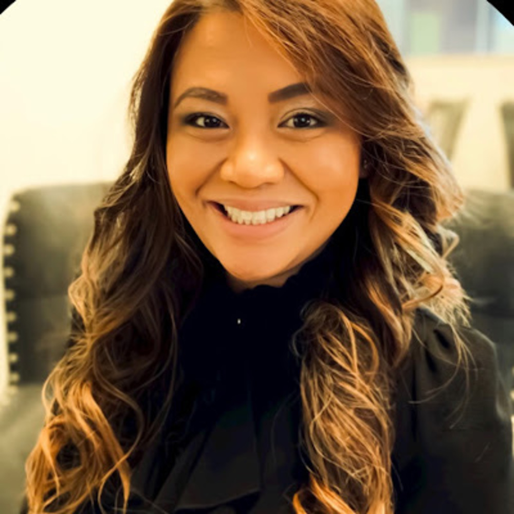 Meet your Posher, Naomi anelapumehana